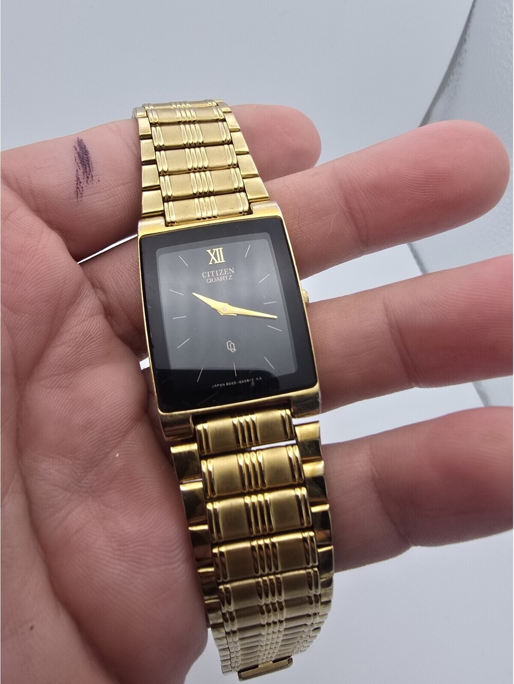 Vintage 1988 Citizen Mens Classic Dress Watch 25mm Black Gold Tone 1020-H14231
